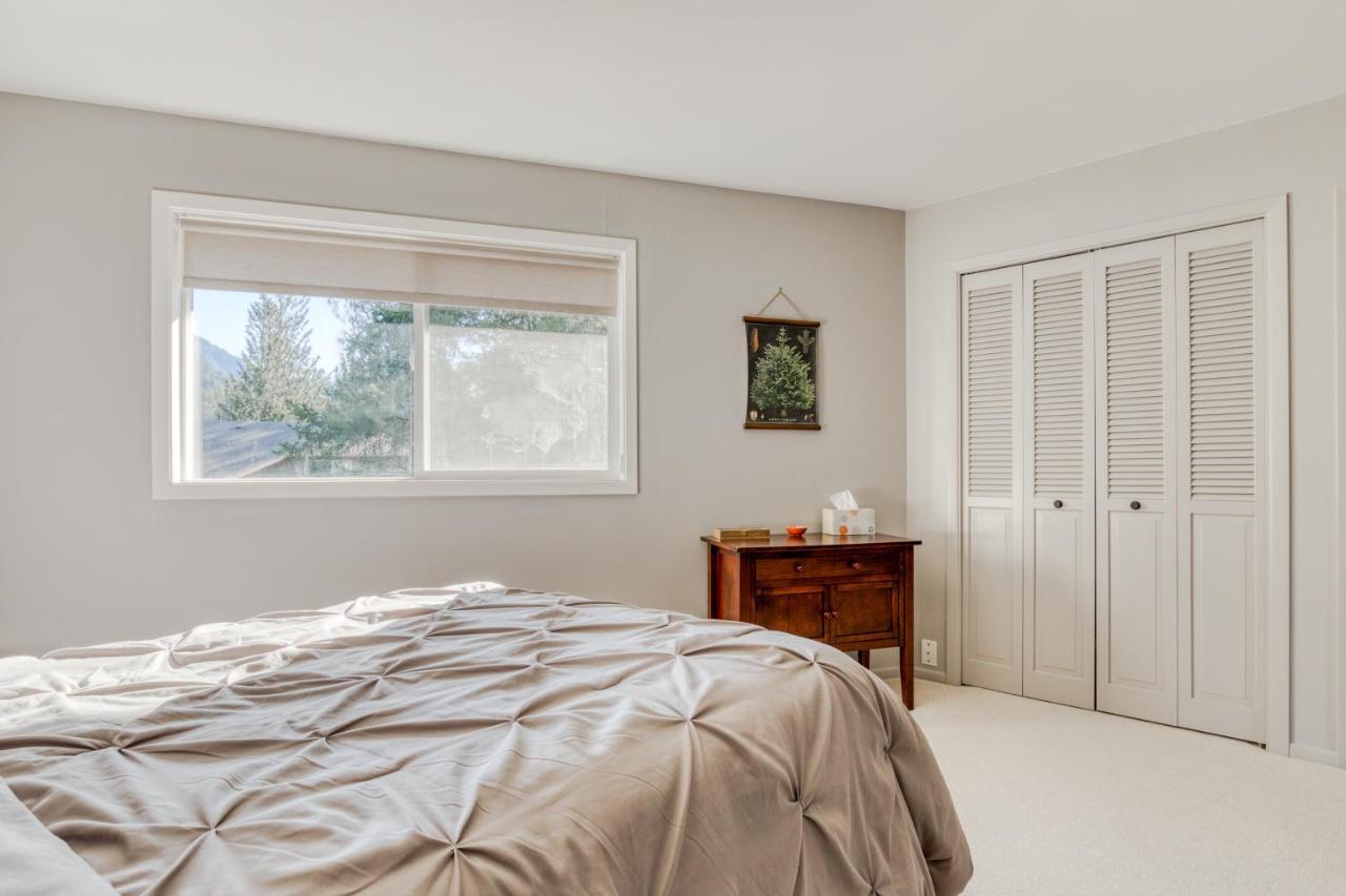 Apartment Golfer's Daydream
